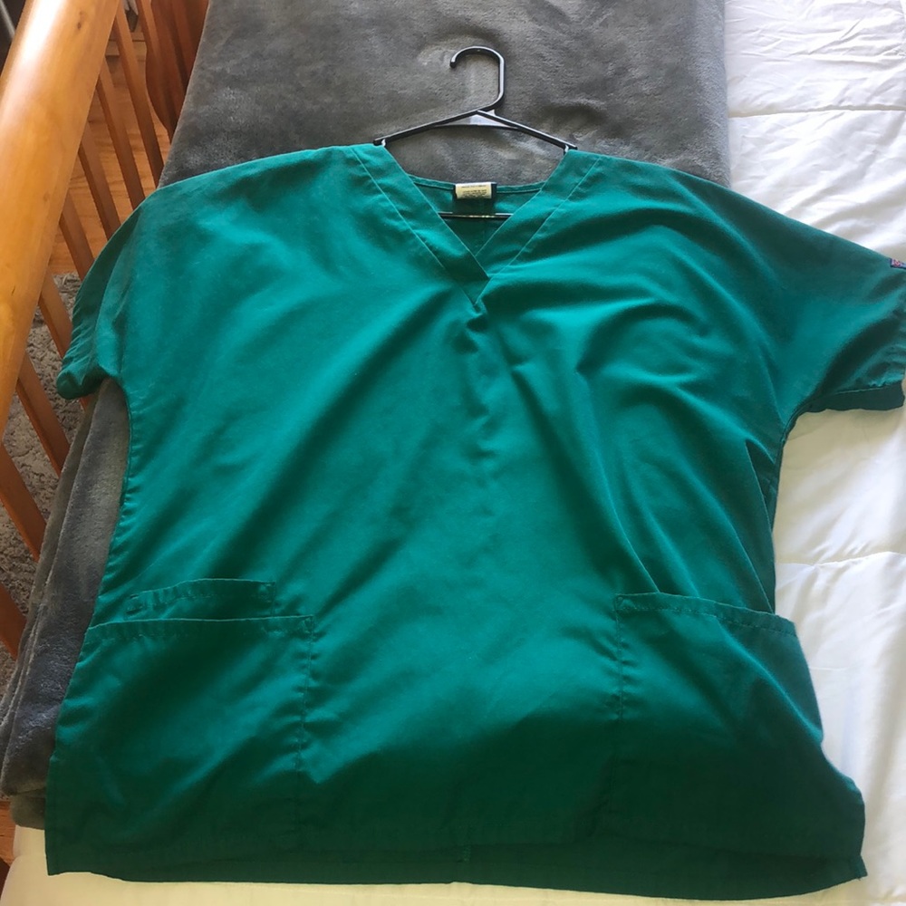 cherokee scrub top
